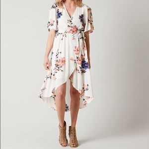 Daytrip Wrap Floral Dress. Large